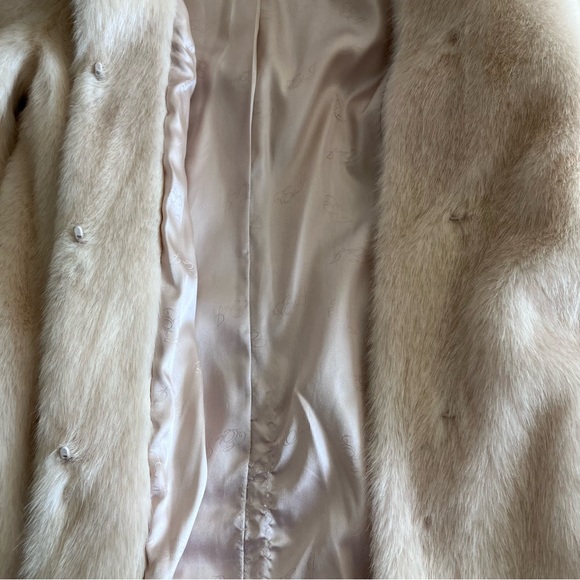 Like New Eliza J cream faux fur coat - Picture 5 of 12